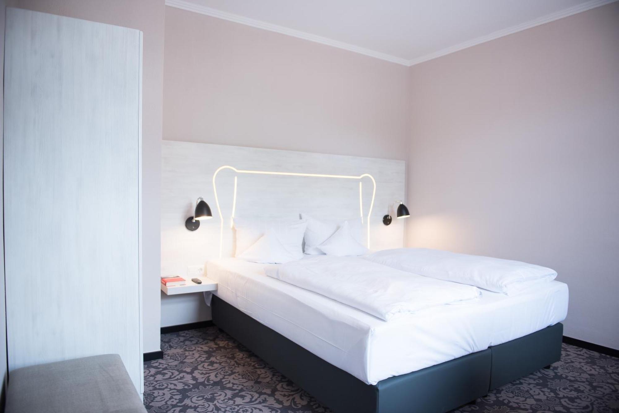 พาร์คโฮเทล ชิลเลอร์ไฮน์ Hotel เครกไฮม์โบลันเดน ห้อง รูปภาพ