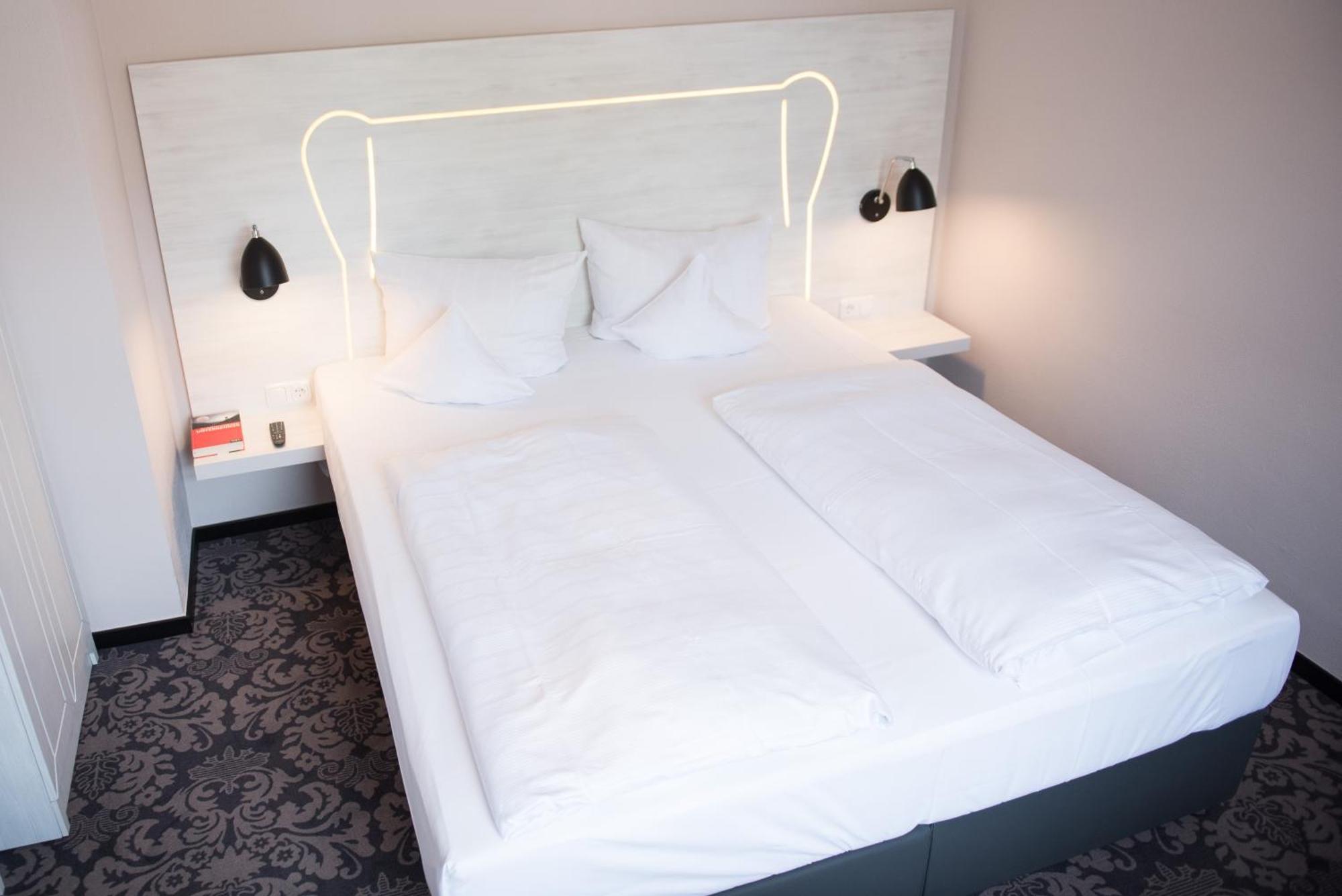 พาร์คโฮเทล ชิลเลอร์ไฮน์ Hotel เครกไฮม์โบลันเดน ห้อง รูปภาพ