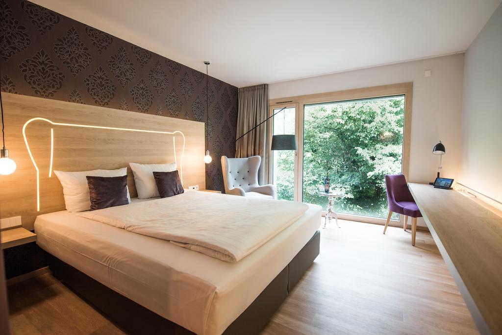 พาร์คโฮเทล ชิลเลอร์ไฮน์ Hotel เครกไฮม์โบลันเดน ภายนอก รูปภาพ
